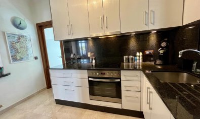 Vrijstaande villa in Villamartín met zwembad, golfzicht en 4 slaapkamers