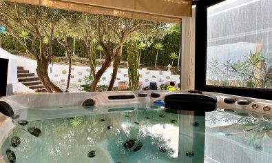 Vrijstaande villa in Villamartín met zwembad, golfzicht en 4 slaapkamers