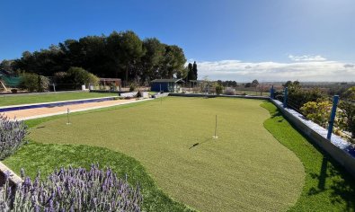 Exclusiva casa de campo en Torre-Pacheco con piscina, 6 dormitorios y vistas al campo de golf