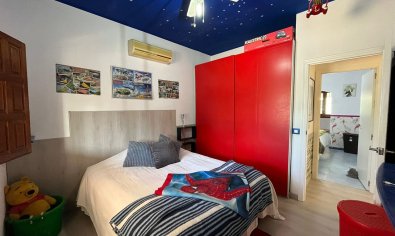 Exclusiva casa de campo en Torre-Pacheco con piscina, 6 dormitorios y vistas al campo de golf