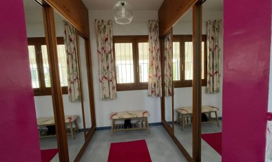 Exclusiva casa de campo en Torre-Pacheco con piscina, 6 dormitorios y vistas al campo de golf