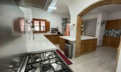 Exclusiva casa de campo en Torre-Pacheco con piscina, 6 dormitorios y vistas al campo de golf