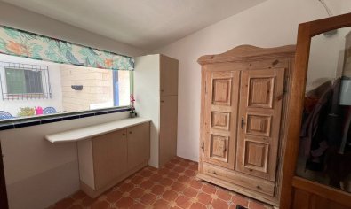 Exclusiva casa de campo en Torre-Pacheco con piscina, 6 dormitorios y vistas al campo de golf