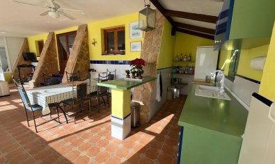 Exclusiva casa de campo en Torre-Pacheco con piscina, 6 dormitorios y vistas al campo de golf