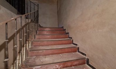 Uniek historisch pand in Orihuela met investeringspotentieel en bergzicht