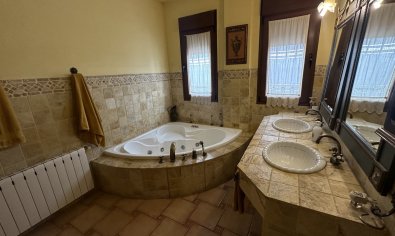 Bestaande bouw - Herenhuis -
San Miguel de Salinas