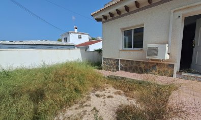Reventa - Villa -
Villamartín - Villamartin