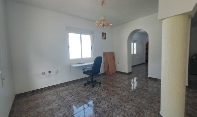 Reventa - Villa -
Villamartín - Villamartin