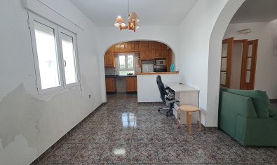 Reventa - Villa -
Villamartín - Villamartin