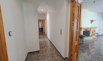 Reventa - Villa -
Villamartín - Villamartin