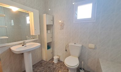 Reventa - Villa -
Villamartín - Villamartin