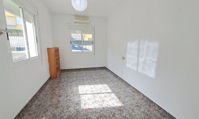 Reventa - Villa -
Villamartín - Villamartin