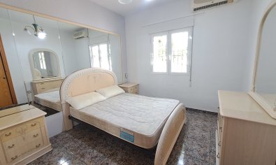 Reventa - Villa -
Villamartín - Villamartin