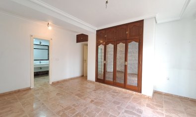 Resale - Apartment -
Torrevieja