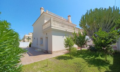 Bestaande bouw - Villa -
Cabo Roig