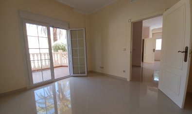 Bestaande bouw - Villa -
Cabo Roig