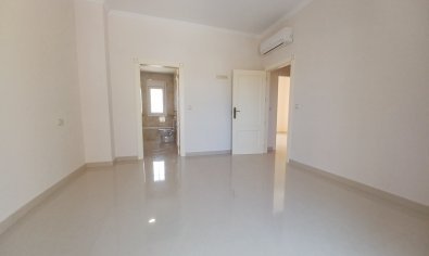Bestaande bouw - Villa -
Cabo Roig