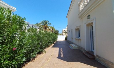 Bestaande bouw - Villa -
Cabo Roig