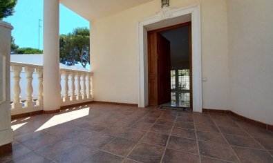 Bestaande bouw - Villa -
Cabo Roig