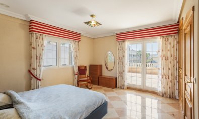 Reventa - Villa -
Torrevieja - La veleta