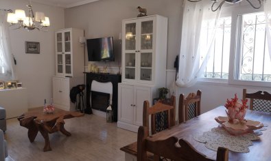 Resale - Villa -
Los Montesinos