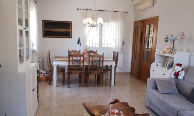 Resale - Villa -
Los Montesinos