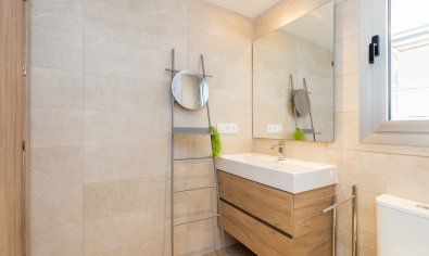 Obra nueva - Apartamento / piso -
Estepona