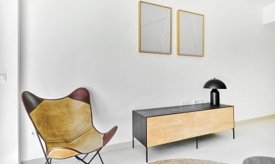 Comfortabele bungalow met tuin en solarium nabij zee in Torrevieja, 2 slaapkamers