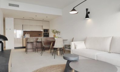 Comfortabele bungalow met tuin en solarium nabij zee in Torrevieja, 2 slaapkamers