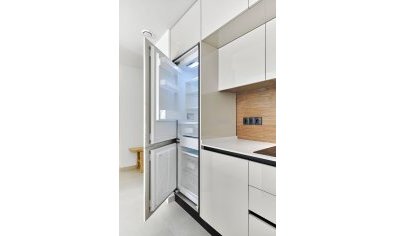 Comfortabele bungalow met tuin en solarium nabij zee in Torrevieja, 2 slaapkamers