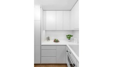 Amplio apartamento de nueva construcción en Relleu con 3 dormitorios y piscina, cerca del campo de golf