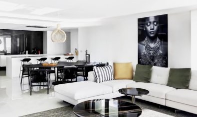 Amplio apartamento de nueva construcción en Relleu con 3 dormitorios y piscina, cerca del campo de golf