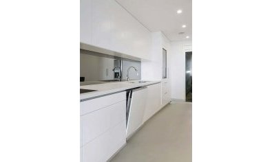 Moderno apartamento de nueva construcción con 2 dormitorios y piscina comunitaria en Relleu