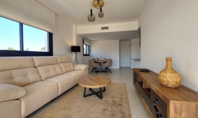 Modern appartement met 2 slaapkamers en zwembad in San Miguel de Salinas
