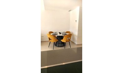 Modern appartement met 2 slaapkamers en zwembad in San Miguel de Salinas