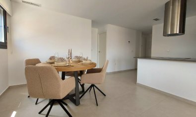 Luxe penthouse met 2 slaapkamers, solarium en zwembad in San Miguel de Salinas