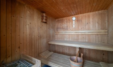 Exclusivo apartamento en Arenales del Sol con vistas al mar, jardín y piscina