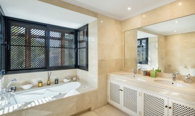 Nieuwbouw Woningen - Villa -
Benahavís