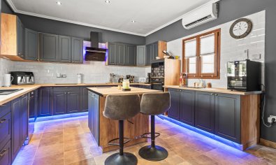 Resale - Finca -
Torremendo