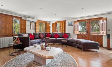 Resale - Finca -
Torremendo