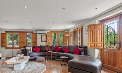 Resale - Finca -
Torremendo