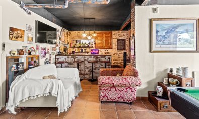 Resale - Finca -
Torremendo