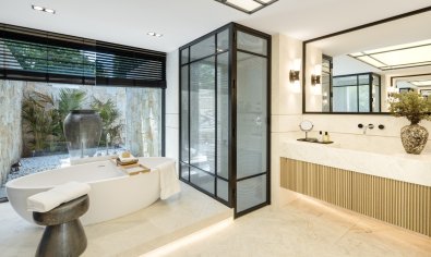 Obra nueva - Villa -
Marbella