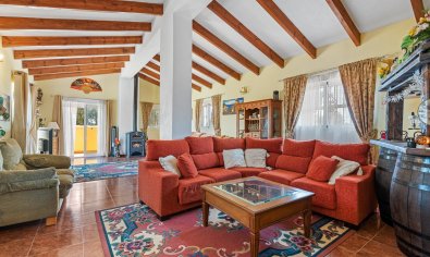 Luxe villa met privézwembad en tuin in Vistabella, nabij Jacarilla, Costa Blanca