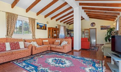 Luxe villa met privézwembad en tuin in Vistabella, nabij Jacarilla, Costa Blanca