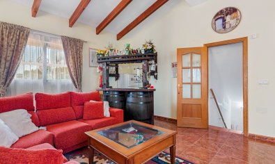Luxe villa met privézwembad en tuin in Vistabella, nabij Jacarilla, Costa Blanca