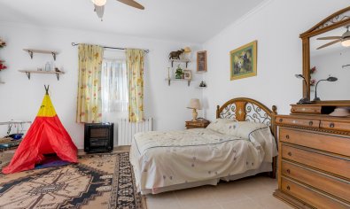 Luxe villa met privézwembad en tuin in Vistabella, nabij Jacarilla, Costa Blanca