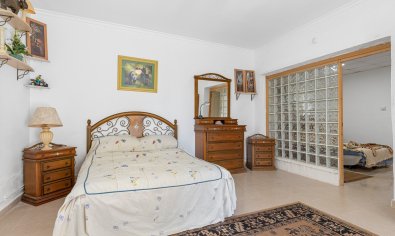 Luxe villa met privézwembad en tuin in Vistabella, nabij Jacarilla, Costa Blanca