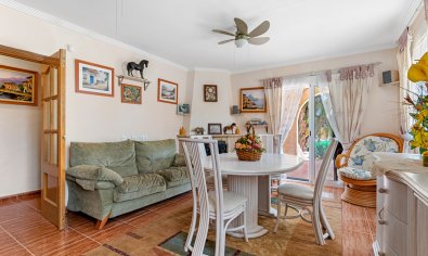 Luxe villa met privézwembad en tuin in Vistabella, nabij Jacarilla, Costa Blanca