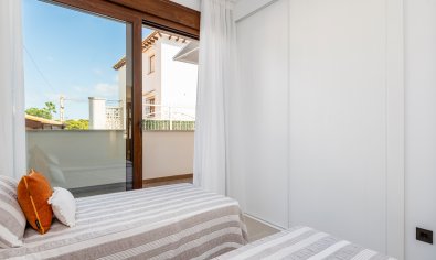 New Build - Bungalow - Garden -
Torrevieja